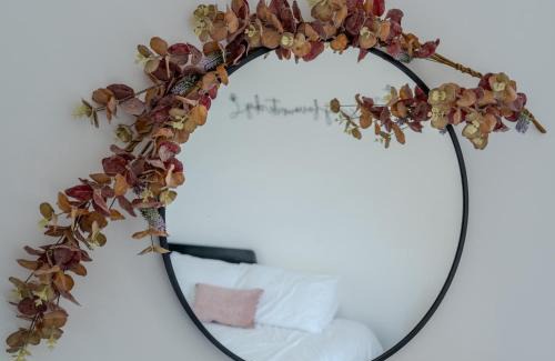 Dundee Apartment | Dundee themed apartment with free parking