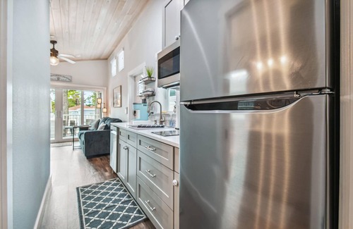 Dunedin House | Dunedin Tiny House Combo/Sleeps 26