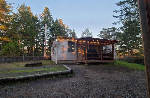 Saunders Lake House | DUNEHAVEN OVERLOOK Direct Dune Access, Lakefront Solitude on the Oregon Coast