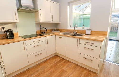 Cubert Cottage | DUNES VIEW, pet friendly, character holiday cottage in Cubert
