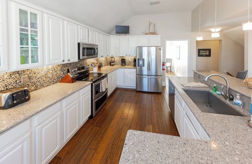 Sandbridge House | Dunescape- 7bdrm, Pool, Cabana, Hot Tub, Beach Access!