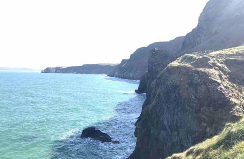 Ballintoy House | Dunshamrock @Sheep Island View
