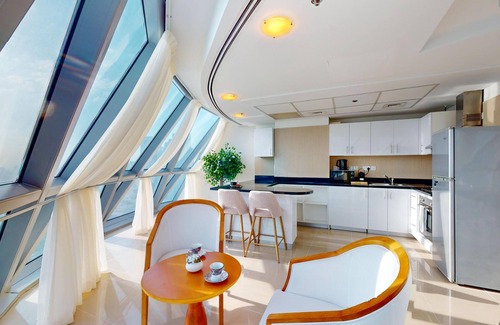 Trade Center Apartment | Duplex 2-bedroom apartment with its unparalleled retail, entertainment