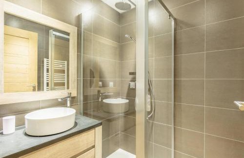 Arc-1600 Apartment | Duplex 4 étoiles avec Piscine, SPA, et Accès Pistes - 10 pers, 92 m², 3 ch + Coin Montagne - FR-1-461A-20