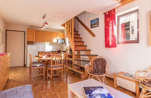 Monetier-les-Bains Apartment | Duplex Apartment with 3 Rooms and Cabin, Sleeps 6, South-Facing, Close to Amenities