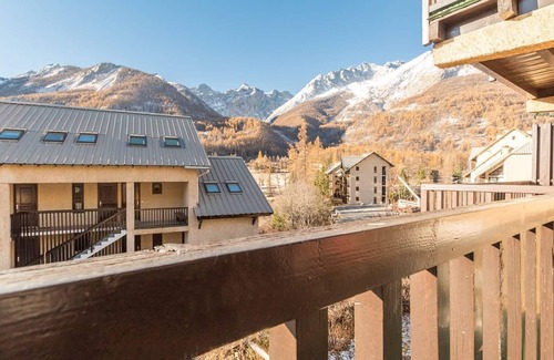 Monetier-les-Bains Apartment | Duplex Apartment with 3 Rooms and Cabin, Sleeps 6, South-Facing, Close to Amenities