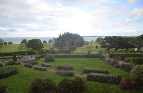 Saint-Cast-le-Guildo Apartment | Duplex apartment close to the beach and golf. Free WIFI.