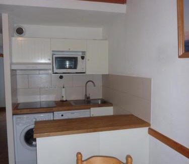 Brem Sur Mer Apartment | Duplex Brem Sur Mer Piscine Proximité Plage Parking 5 pers Max