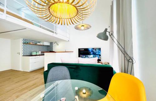 Avignon City Centre Apartment | Duplex-Ceiling height 1,9m-Free private parking-Self check in ! Duplex climatisé-Hauteur sous plafond 1,9m-Parking privé gratuit-Arrivée autonome !