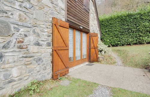 Luz-Saint-Sauveur House | Duplex Chalet for 4 in Luz-Saint-Sauveur, Fireplace, Garden, Pets Allowed