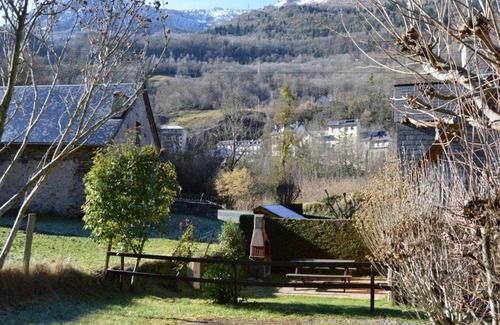 Luz-Saint-Sauveur House | Duplex Chalet for 4 in Luz-Saint-Sauveur, Fireplace, Garden, Pets Allowed