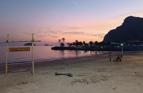 Vila Muriqui House | Duplex com excelente localização, em Muriqui