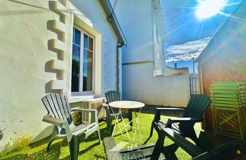 La Rochelle House | Duplex confortable avec climatisation et cour - ménage et linge inclus