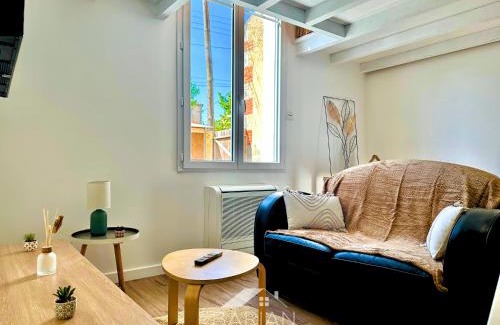 La Rochelle House | Duplex confortable avec climatisation et cour - ménage et linge inclus