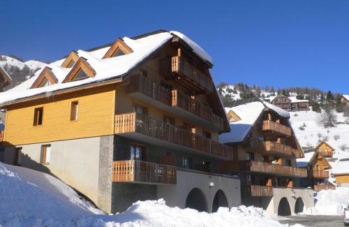 Pra Loup Apartment | Duplex cosy 6 pers avec balcon, parking et casier à ski à Pra Loup - FR-1-504-144
