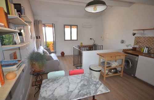 Aix-en-Provence Historic Centre Apartment | Duplex historical center balcony with view and air conditioning