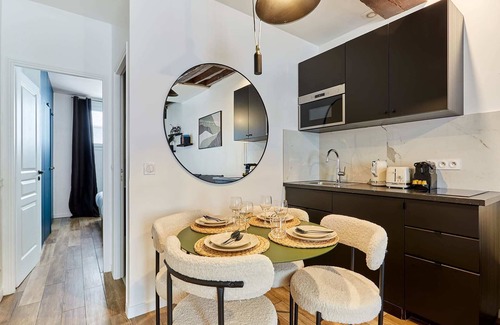 Quartier de Rochechouart Apartment | Duplex in the center of Paris