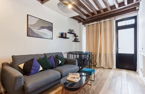 Quartier de Rochechouart Apartment | Duplex in the center of Paris