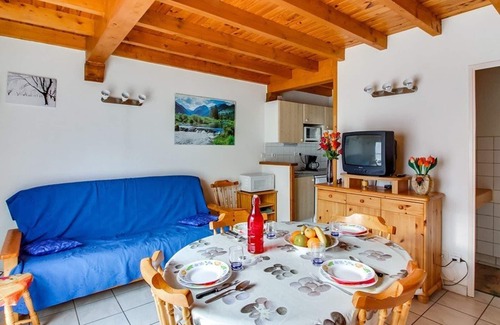 Esquieze-Sere Apartment | Duplex T3, 7 pers, quiet, terrace, parking, near Luz-Saint-Sauveur