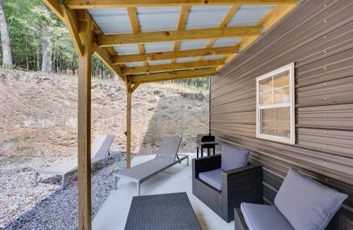 Jessieville House | Duplex with Furnished Patio Near Lake Ouachita!