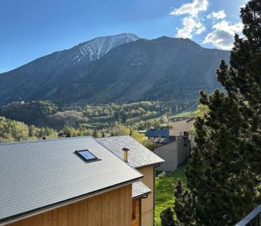 Porte-Puymorens Apartment | Duplex with spectacular mountain views for 8