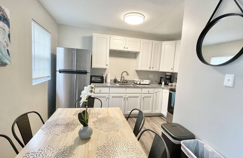 Durham Apartment | ★ Durham Diggs ★ King Bed ★ Duke ★