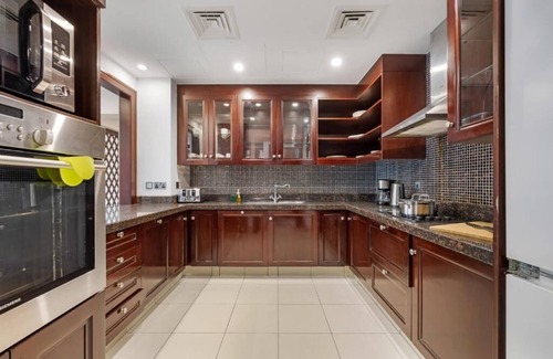 Old Dubai Apartment | Durrani Homes Zafran Luxe Stay Iconic Burj View