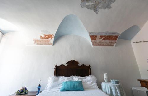 Dolceacqua House | DUSSAIGA - Camera Del Fiordaliso