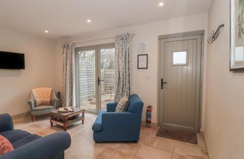 Lechlade House | Dutch 2