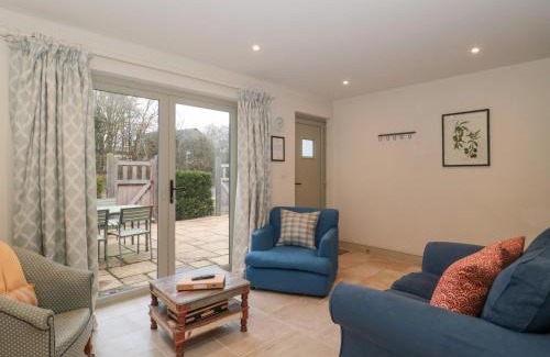 Lechlade House | Dutch 2