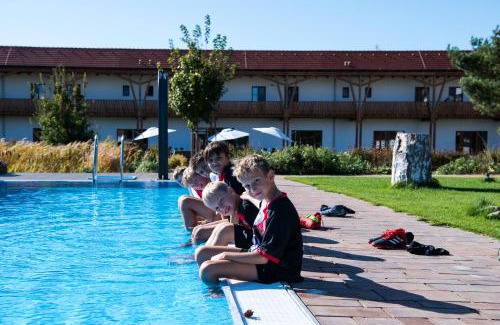 Budyne nad Ohri Hotel | Dvůr Perlová voda