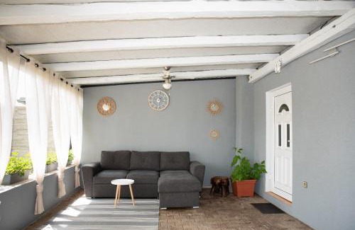 Dobsice House | Dyjská 538