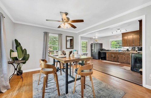 Nashville House | Dynamic Home, 2 Separate BUT Adjoining Units, sits on Acren15 Min from Downtown