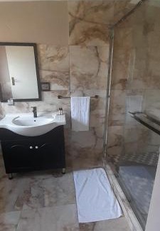 Klerksdorp House | Dzana guesthouse