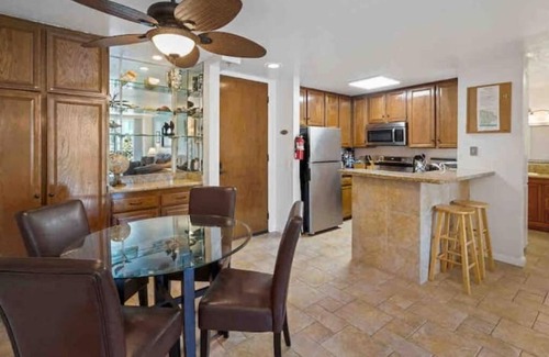 Townsite Condo | E-104 Lovely, 1 bedroom Condo, Ocean & Pool View-