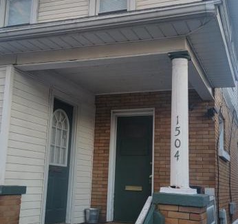 Lansing Apartment | E. Michigan Walk Up Furnished 2 Bedroom APT