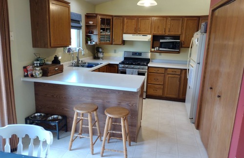 Oshkosh House | EAA Rental - Lovely 3-bedroom house in Oshkosh with WiFi, AC and pool.