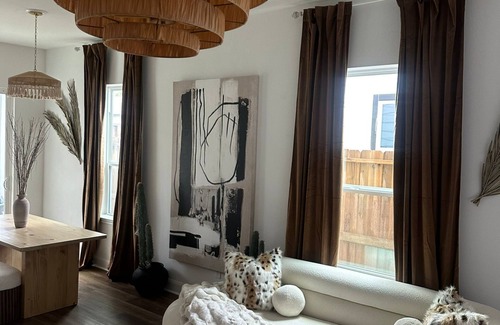 Northside House | EADO Luxury Rooftop Skyline Home