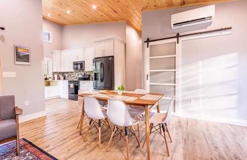 Whittier Cabin | Eagle Retreat Mountain Getaway
