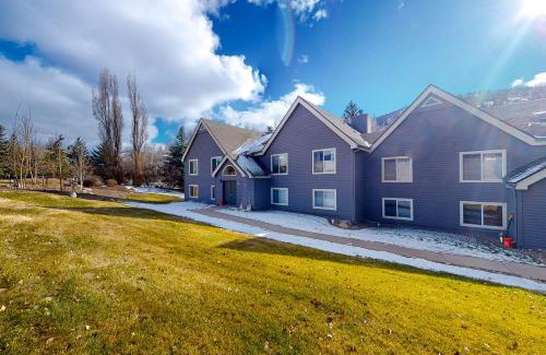 Edwards Apartment | Eagle River Escape