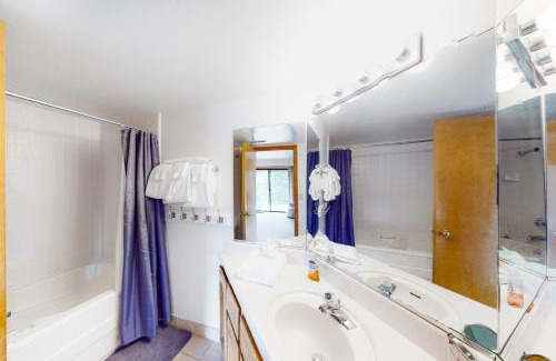 Lakeshore Apartment | Eagle's Landing Condo 78