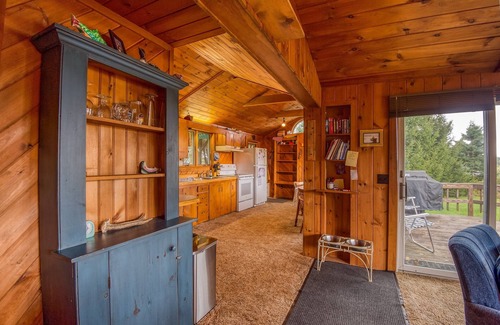 Rangeley Cabin | Eagles Cove with kayaks, paddle boat, fire pit, pet friendly