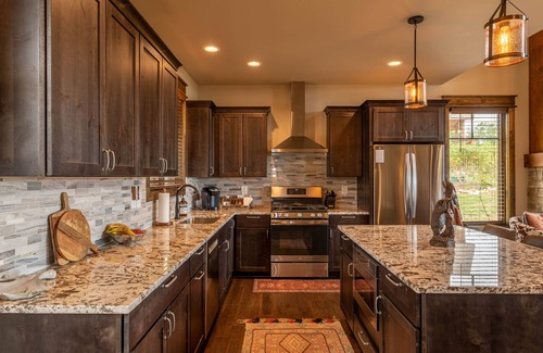 Elk Park Cabin | Eagles Overlook - pet friendly Eagles Nest home with pool table, views, fire pit
