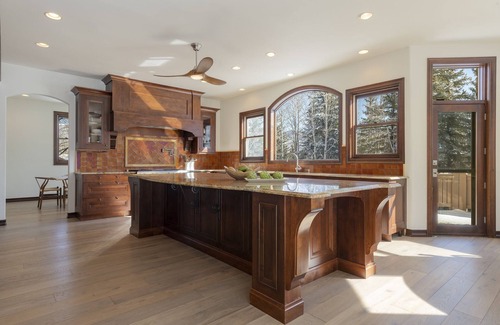 Edwards Villa | Eagles's Nest: Luxury Ski Getaway⛷Beaver Vail⛷Family Haven⛷On Ski Shuttle⛷Spa⛷
