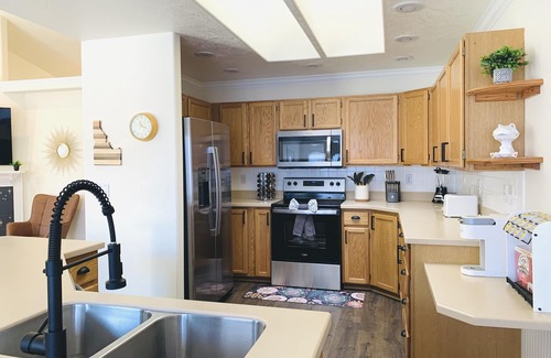 Eagle House | Eagle’s Treasure ~ Games, Comfort, & Great Location for the perfect stay!