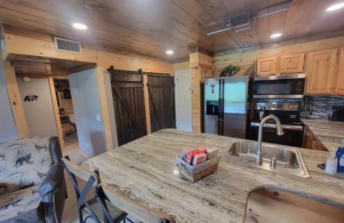 Gatlinburg - Pigeon Forge Apartment | Eagles View, Luxury living Amazing Mtn Views! indoor pool & spa