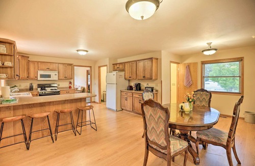 Crofton House | 'Eagles View' w/Game Room - Walk to River!
