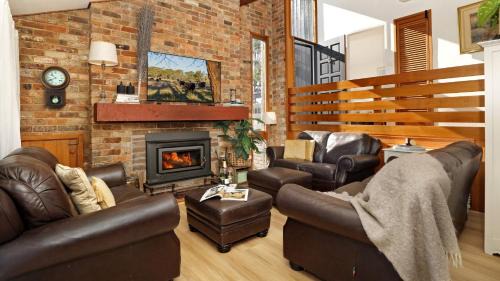 Paddys River House | Ealu Farm