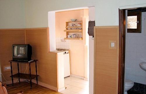 Old Town Apartment | Earini Rooms And Apartments