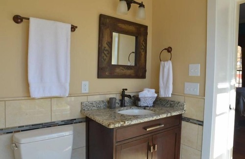 Rocky Mount Bed & Breakfast | Early Inn at the Grove